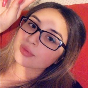 Meet your Posher, Briana